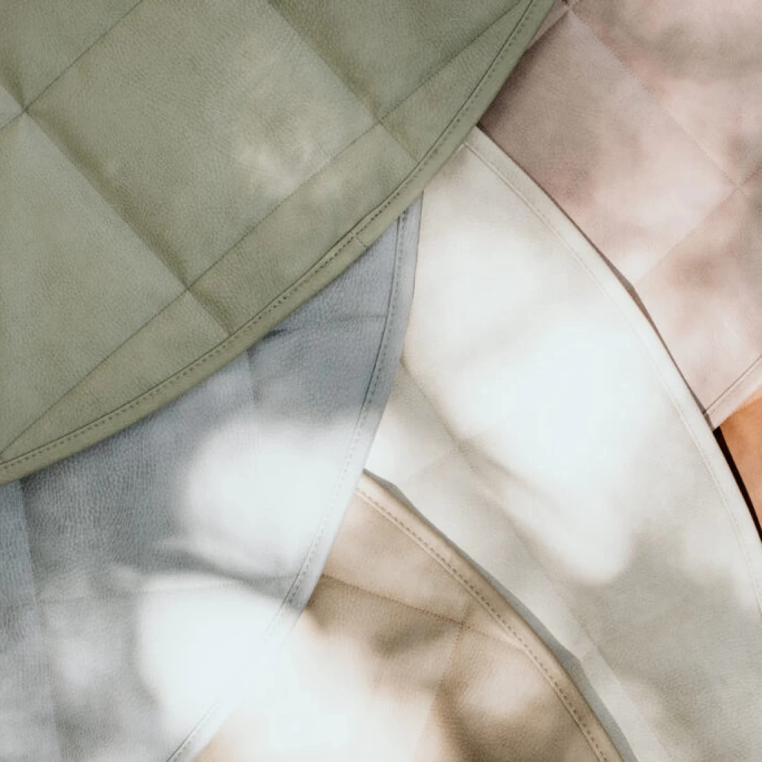 Detailed view of Henlee Quilted best play mat fabric and design.