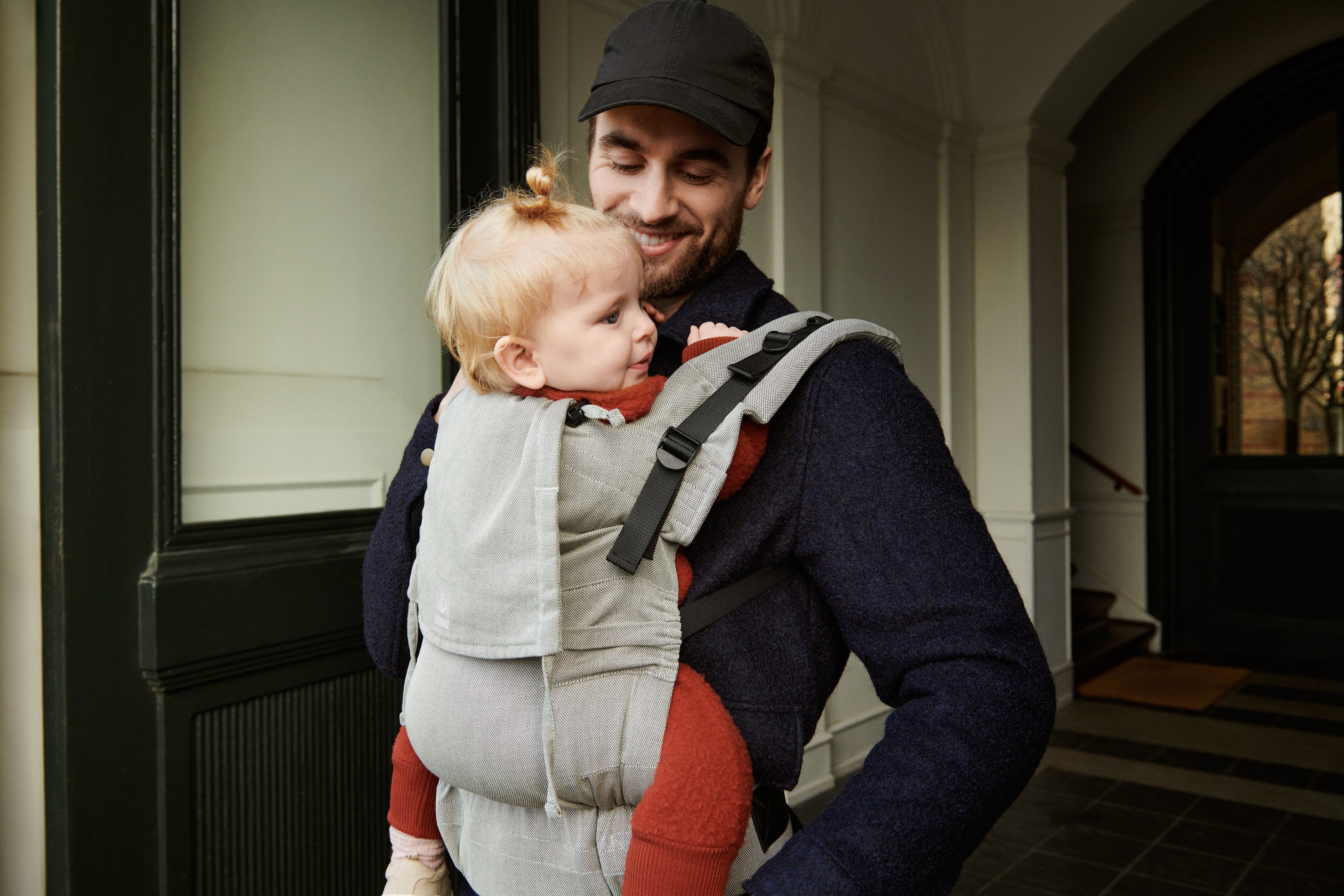 10 month sales old baby carrier