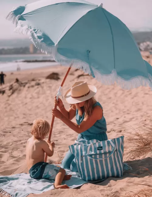 Best Beach Bags Australia 2023 - Mum's Little Explorers