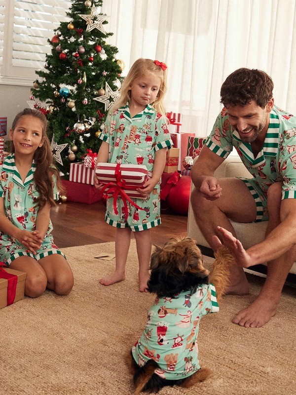 the best and less matching family christmas pyjamas