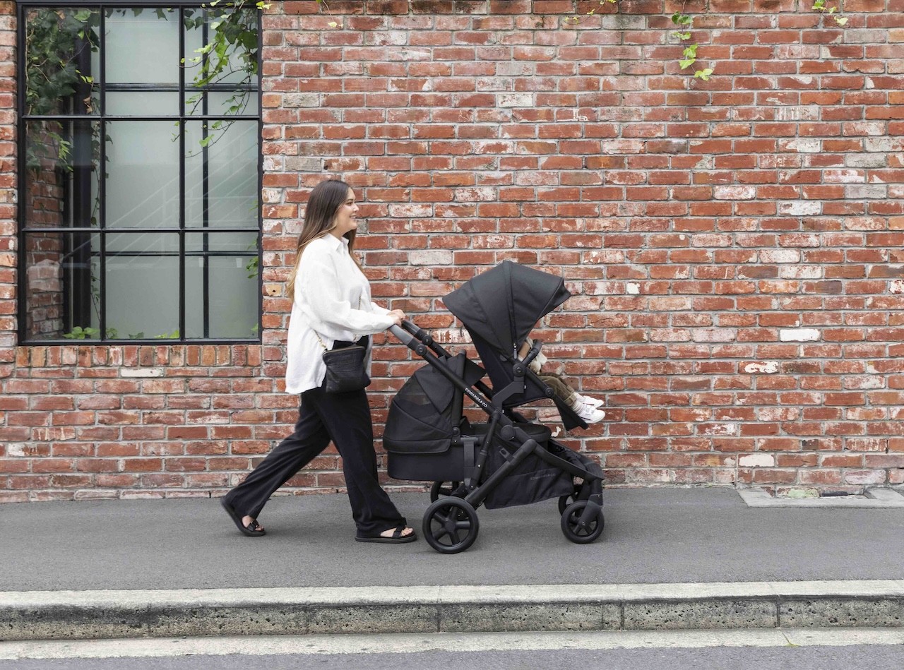 Edwards & Co Olive Pram