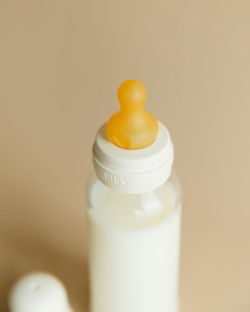 The rubber teat of the bibs glass baby bottle