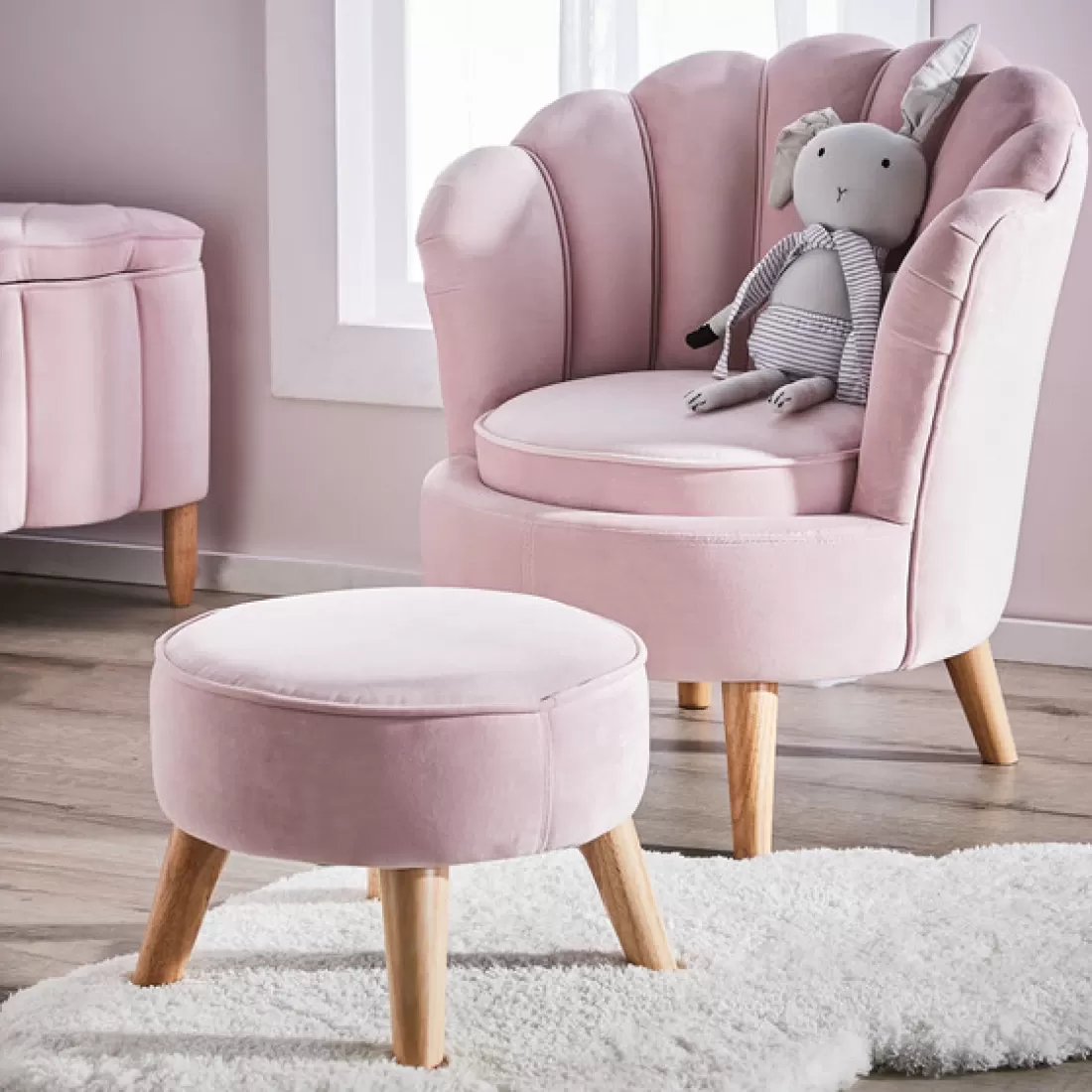 Fantastic Furniture Venus Armchair With Footstool