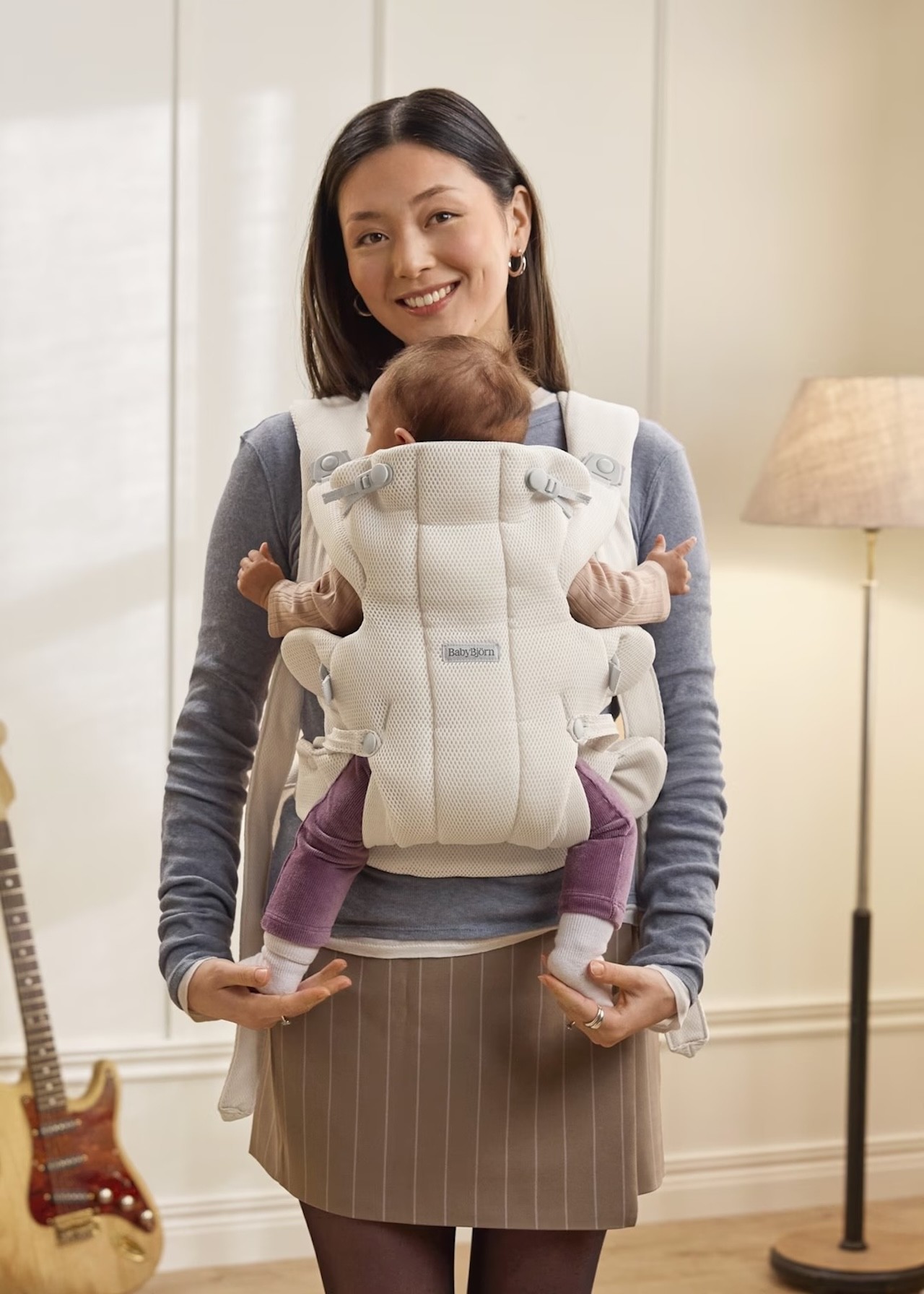 the babybjorn baby carrier hold facing mum