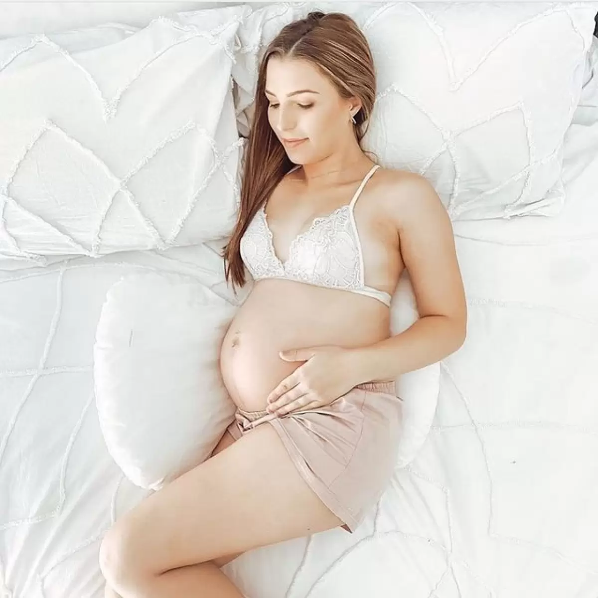 10 Of The Best Pregnancy Pillows In Australia In 2024 - One Fine Baby