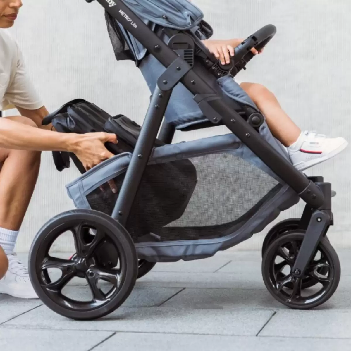 7 Reasons The Brand New Redsbaby Metro Lite Stroller Is The Pram For You 5
